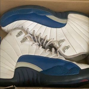 Air Jordan Retro 12 “French Blue “ size 6.5 youth.